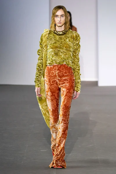 Look 13